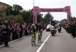 Giro d’Italia, Gatto vince l’ottava tappa Sapri-Tropea. E a Lamezia la stele in memoria degli otto ciclisti uccisi