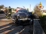 Calabria: Incidente stradale, auto contro albero, quattro feriti