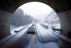 Calabria: nevica sul tratto cosentino dell'A3