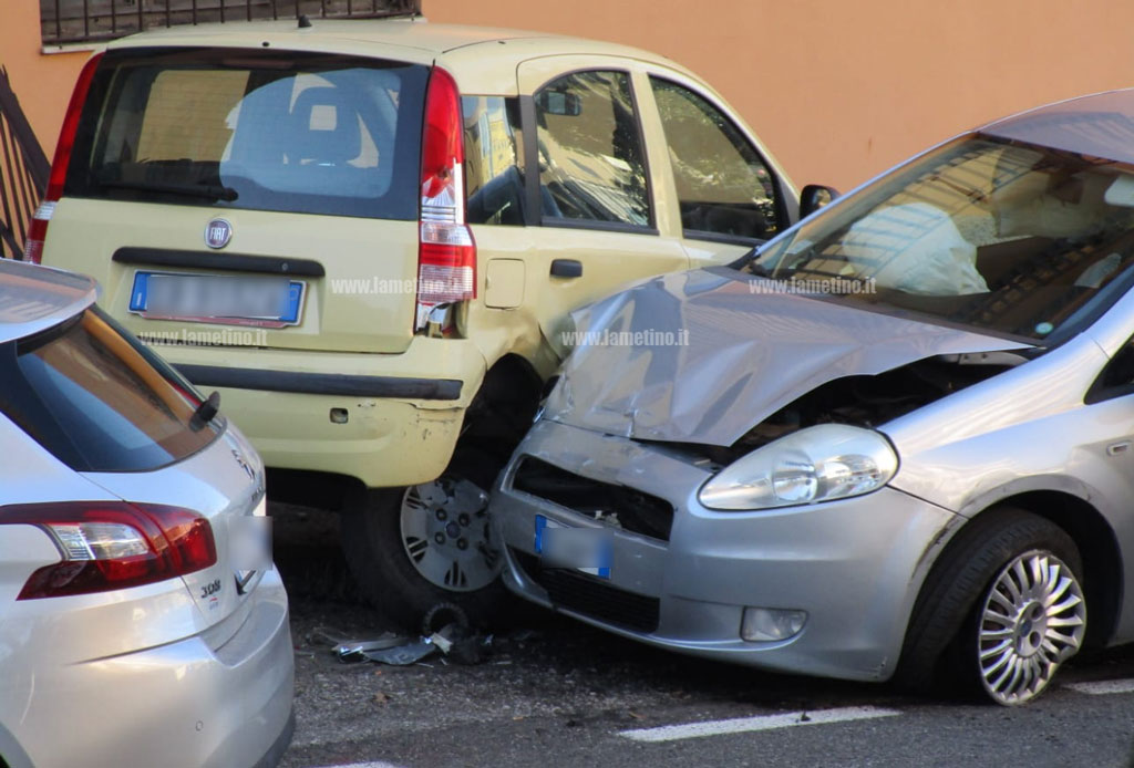 3-auto-incidente-marconi-1412020.jpg
