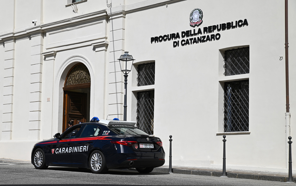 Carabinieri-Procura-Catanzaro_86f0f.jpg