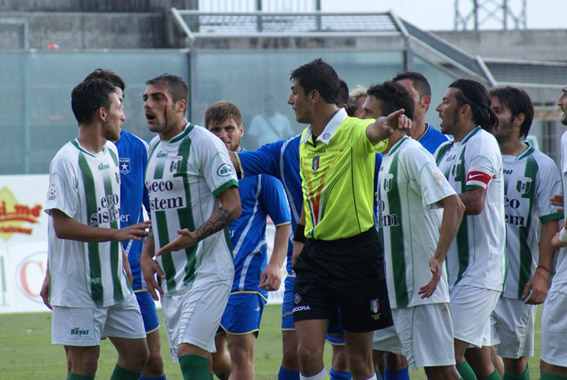 DE_LUCA_vigor_paganese_ferito