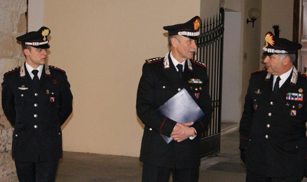 Gen-Pinotti-visita-carabinieri-cosenza-gen-2014.jpg