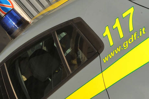 Guardia-di-Finanza-dettaglio-auto.jpg