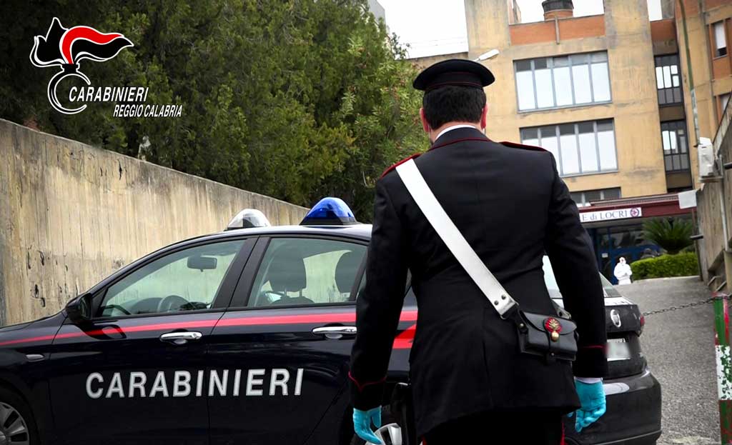 LOCRI-SALVATA-D-INTERVENTO-DEI-CARABINIERI_f4486.jpg