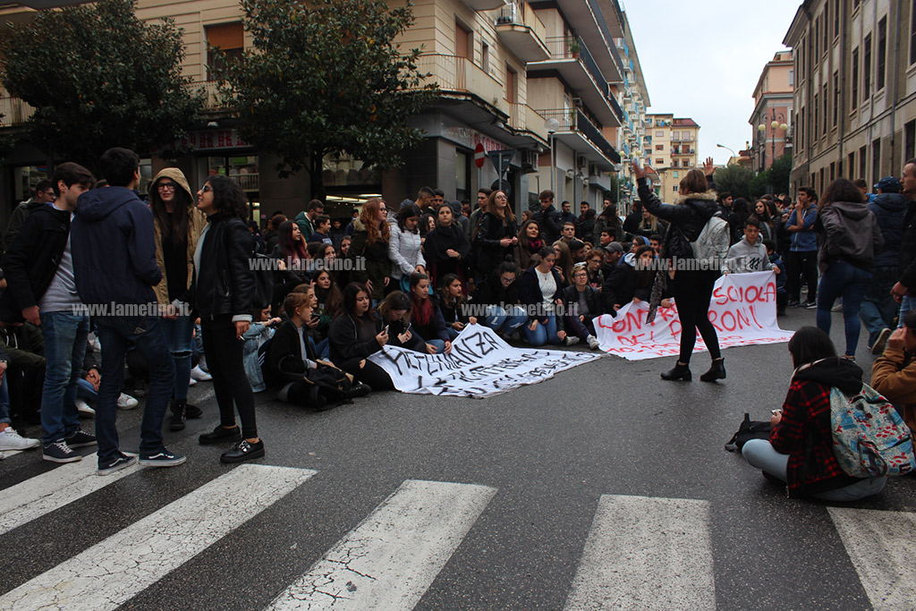 Manifestazione_lamezia_studenti_5.jpg