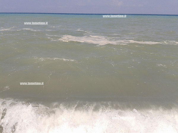 Mare-sporco-28-luglio-2014-2.jpg