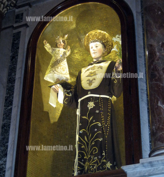 SantAntonio-nella-nicchia-sullaltare