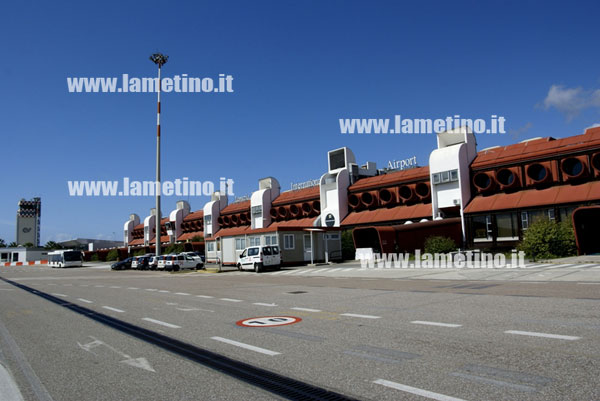 aeroporto-lamezia-fronte-pista.jpg