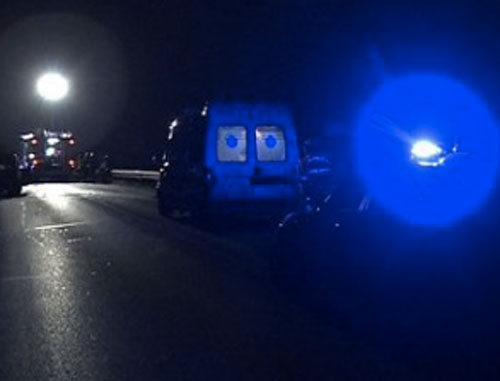 autostrada-notte-ambulanza-polizia.jpg