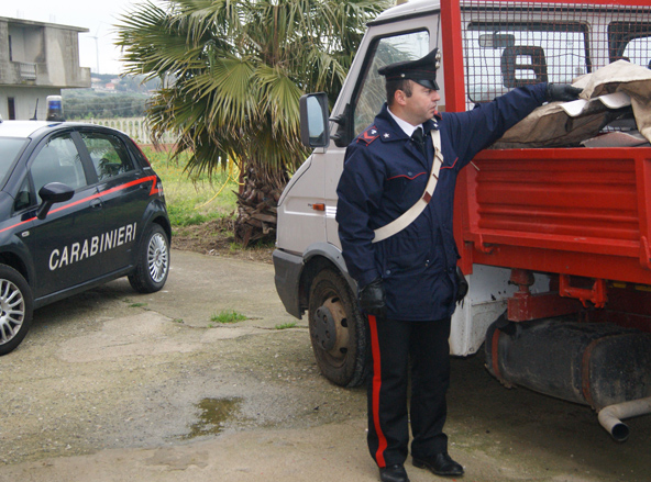 carabinieri--sequestro-amianto-marzo-2014.jpg