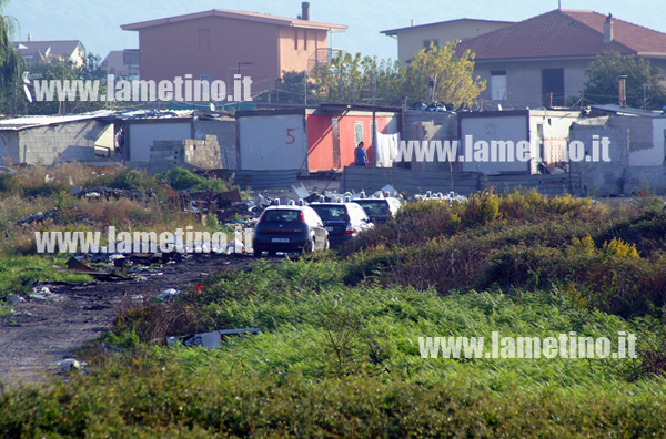 carabinieri-campo-rom-ott-2012