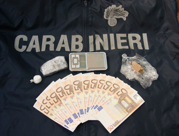 carabinieri-droga-crotone1.jpg