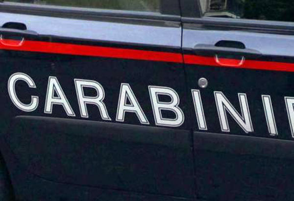 carabinieri-fiancata-auto.jpg