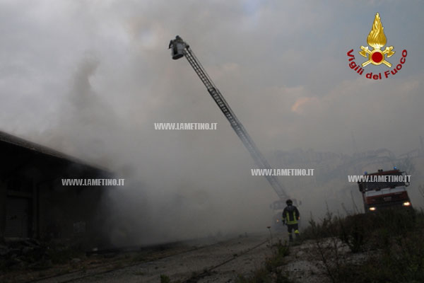 catanzaro_incendio_depositofs2