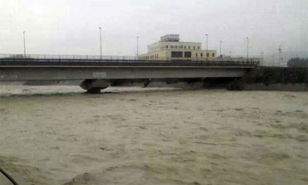 ciclone-nettuno-foce-fiume-esaro-crotone-livello-allarme.jpg