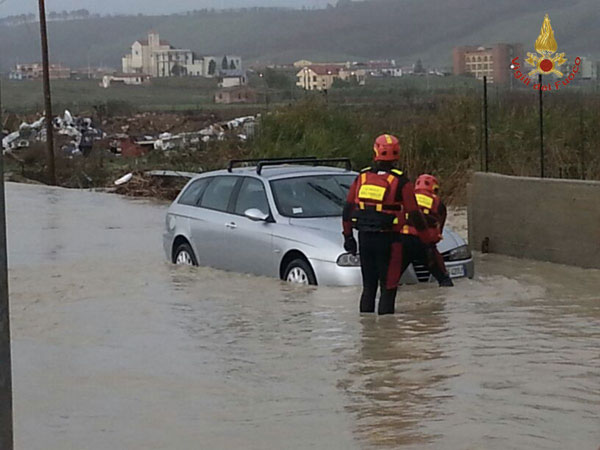 ciclone-nettuno-intervento-vigili-crotone.jpg