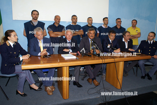 conf-stampa-operaz-perseo-ok.jpg