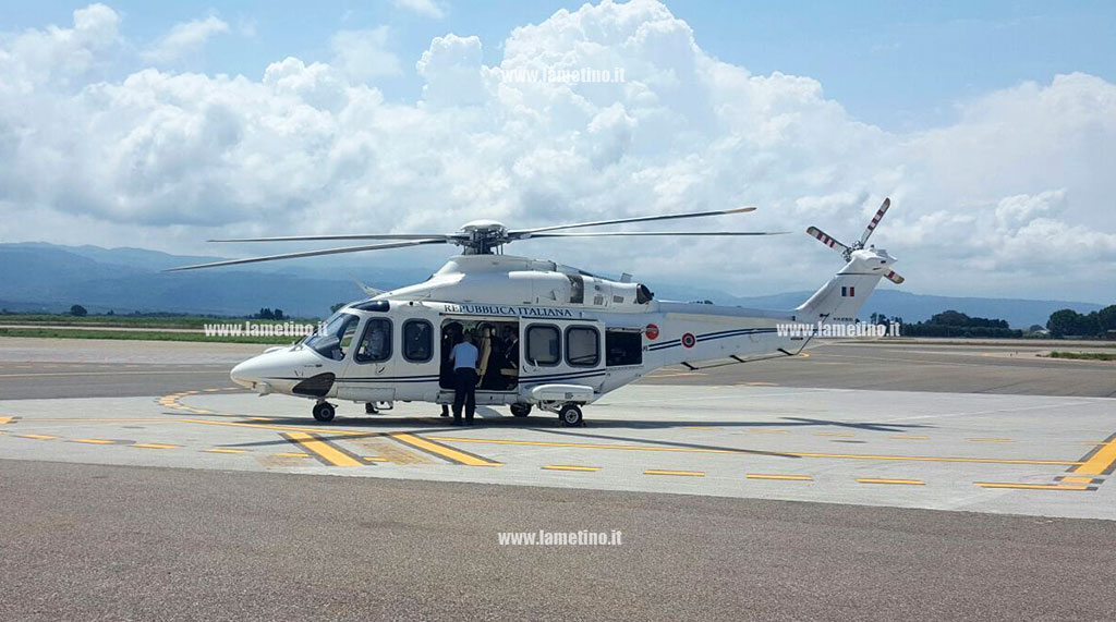 elicottero-renzi-lamezia-26-lgulio-2016.jpg