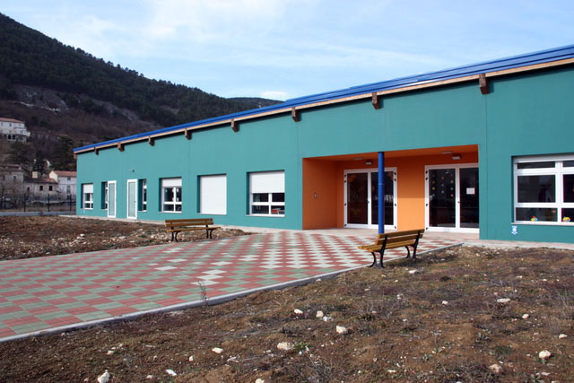 esterno_scuola_Fossa_Aquila