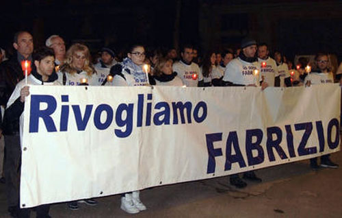 fiaccolata-per-fabrizio-pioli.jpg