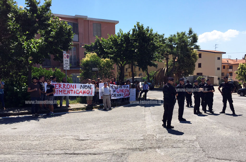 foto-2-salvini-protesta1.jpg
