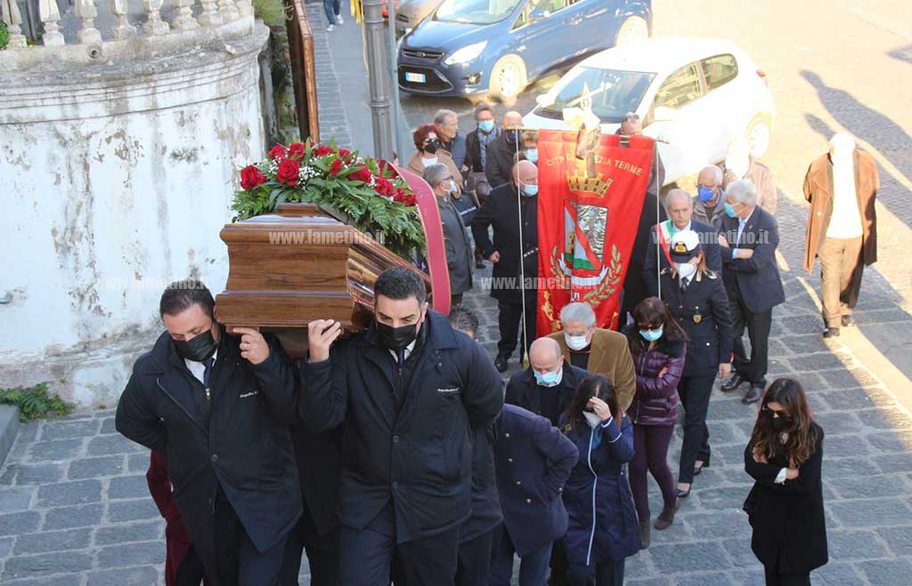 funerale-costantino-fittantee7ded7a_e7c45.jpg
