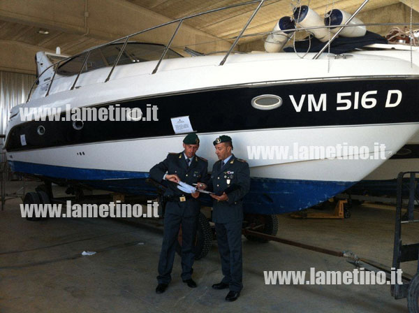 gdf-sequestro-barca-lamezia.jpg