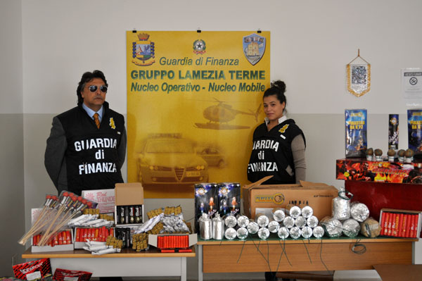 gdf_sequestro_fuochi_artificio