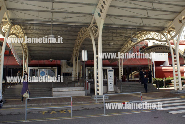 ingresso-aeroporto-taxi.jpg