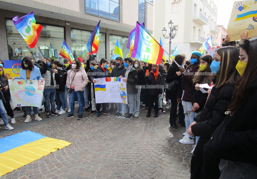lamezia-manifestazione-bambini-ucraina-12-marzo-22ad8aa9d3_6e74a.jpg
