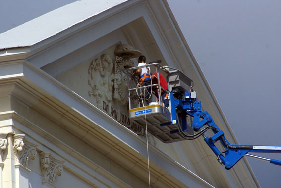 lavori_cattedrale_con_imbracatura_pomeriggio_22_settembre_2011