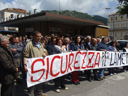 manifestazione_contro_i_furti_2