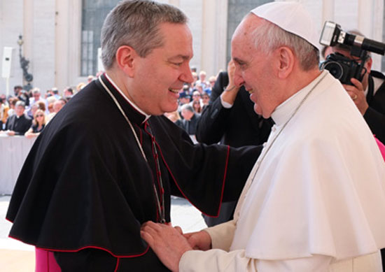 monsignor-marciano-e-papa-francesco.jpg