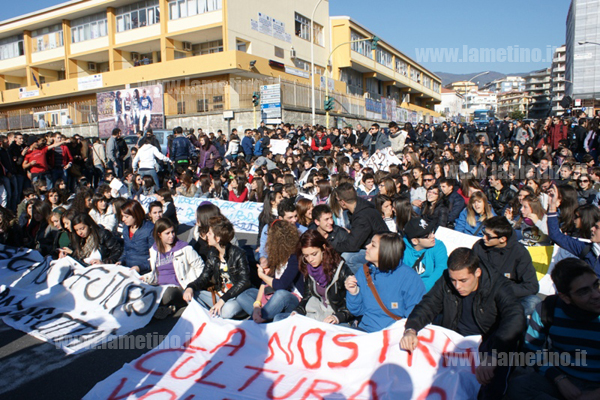 occupy_the_street_lamezia_17_nov