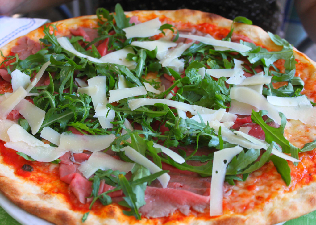 Rissa per una pizza senza rucola a Reggio Calabria, 11 denunce - il ...