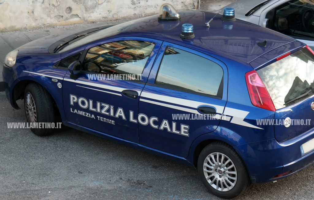 polizia-locale-auto-foto-2016.jpg