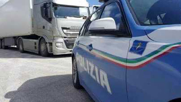 polizia2253fd_1afb2.jpg