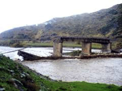ponte-crollato-sul-Savuto.jpg