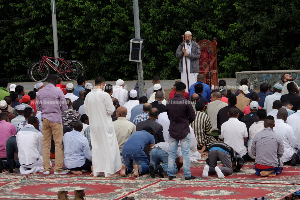 preghiera-musulmani-parco-mastrioianni2.jpg