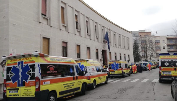 protesta-ambulanze-cosenza-2020.jpg