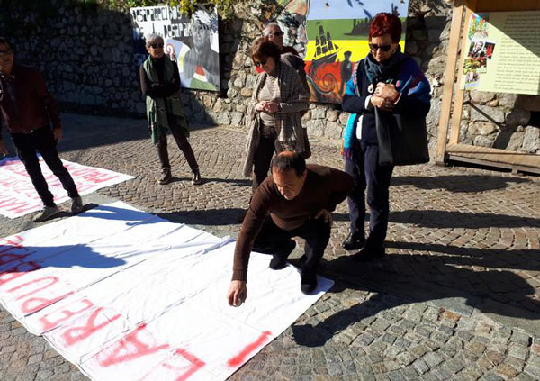 protesta-lucano-riace-salvini-20202.jpg