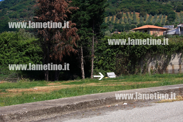 rifiuti-parcheggio-ospedale-lamezia-5.jpg