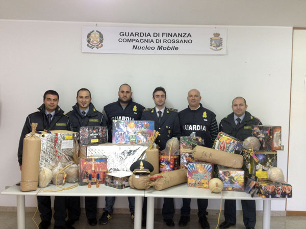 sequestro-botti-capodanno-gdf-rossano-2012