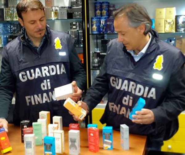 sequestro-profumi-gdf-cosenza-aprile-2014.jpg
