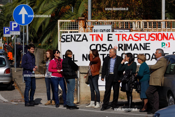 sit-in-lamezia-10-novembre.jpg