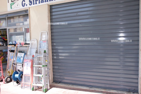 Lamezia: Tre colpi di proiettili esplosi questa notte contro ferramenta