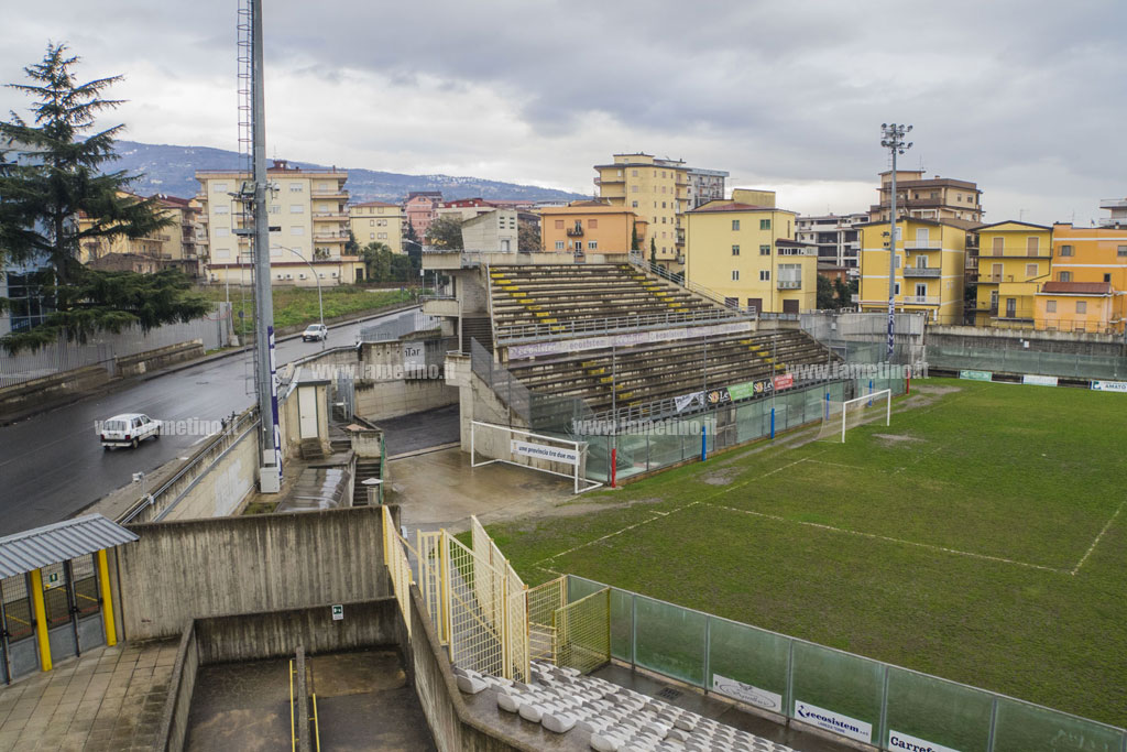 stadio-d_ippolito-dentro-lamezia-Terme-2016.jpg