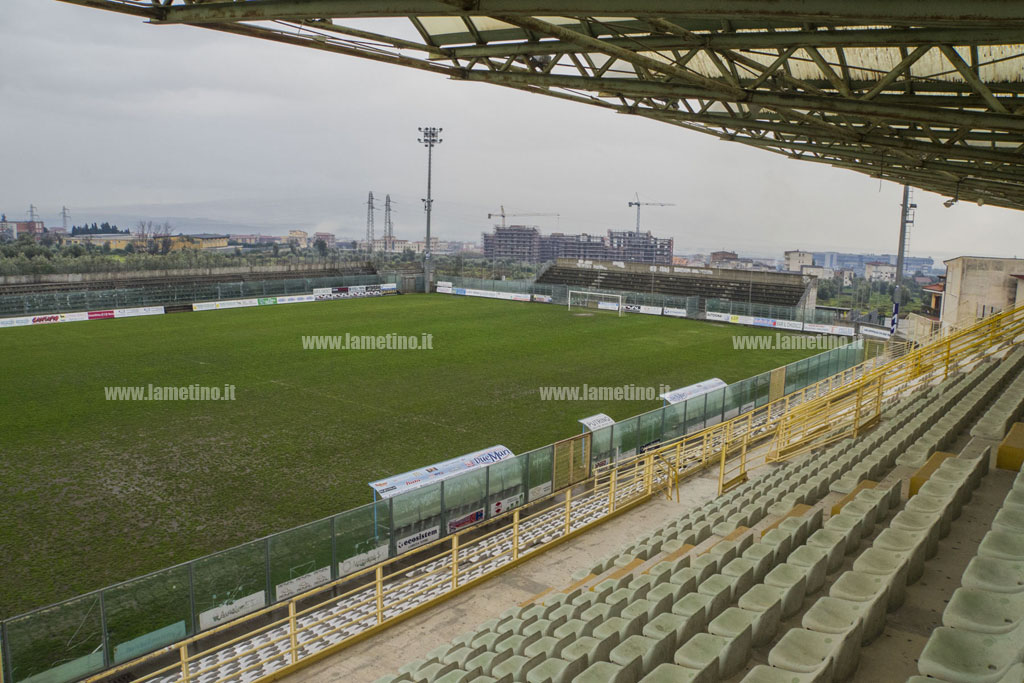 stadio-d_ippolito-tribuna-lamezia-Terme-2016.jpg