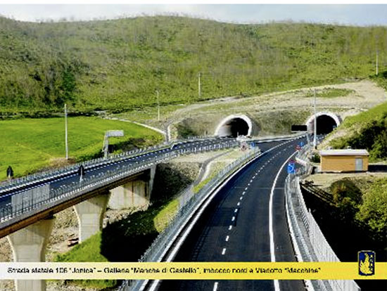 statale-106-galleria-manche-di-castello-imbocco-viadotto.jpg